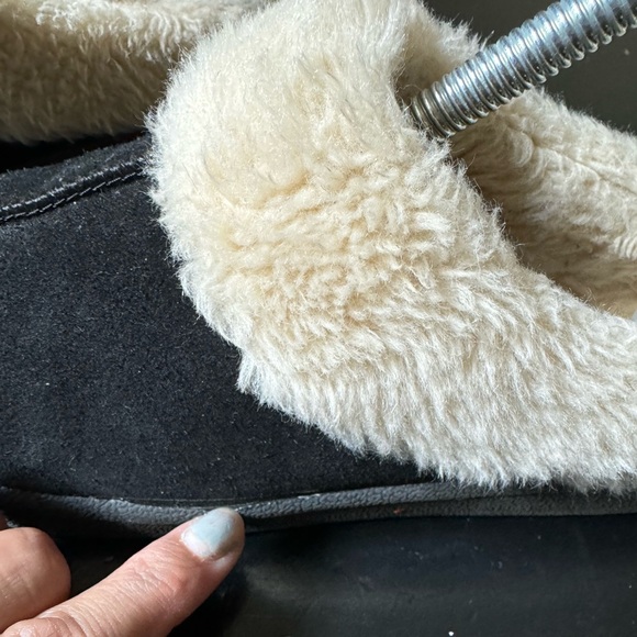 Clark’s women’s slippers Size 5 - Picture 9 of 12